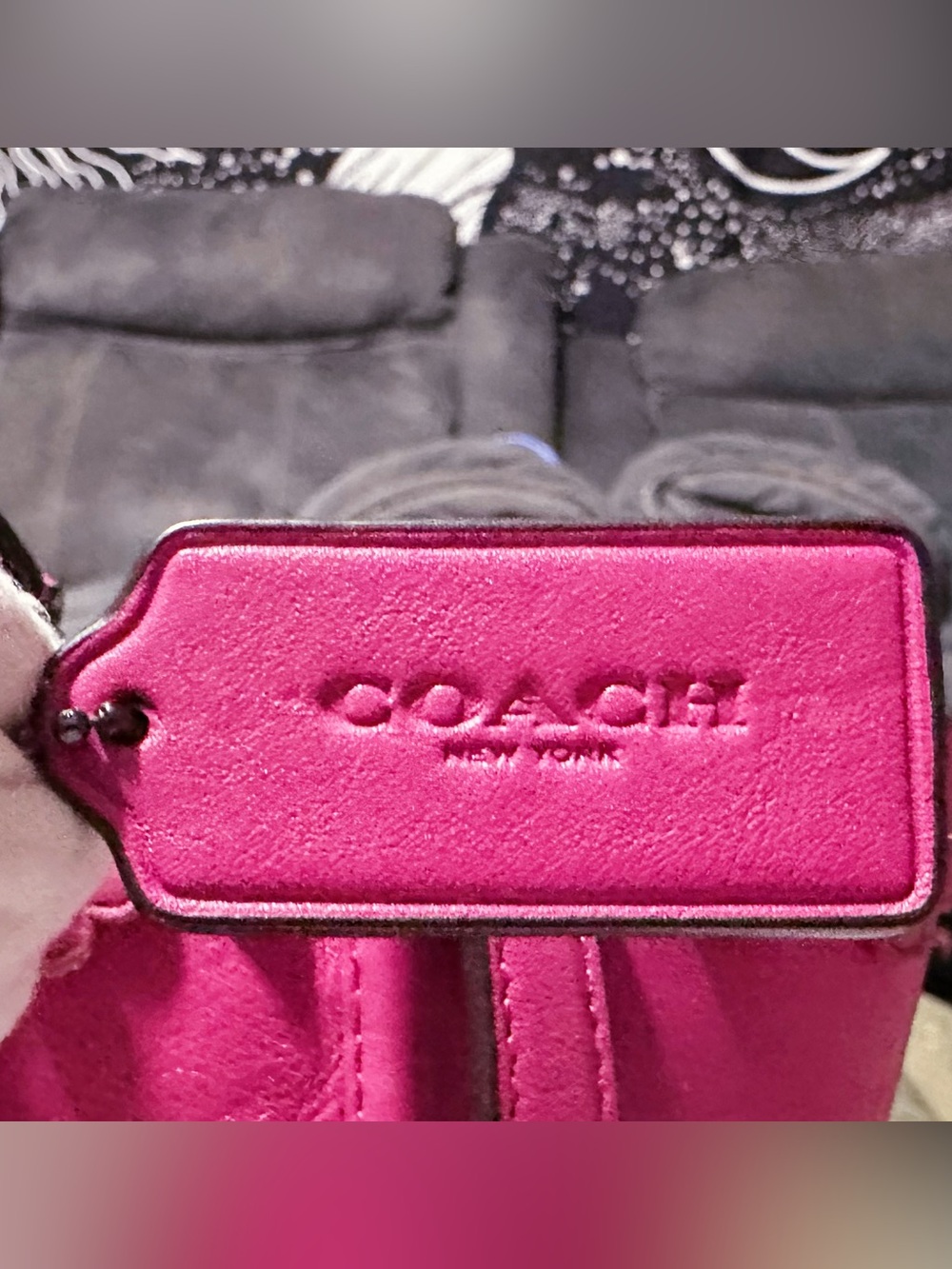 COACH Y2K soho shoulder bag Hot Pink Leather Tote with Heart Charm - Picture 10 of 17